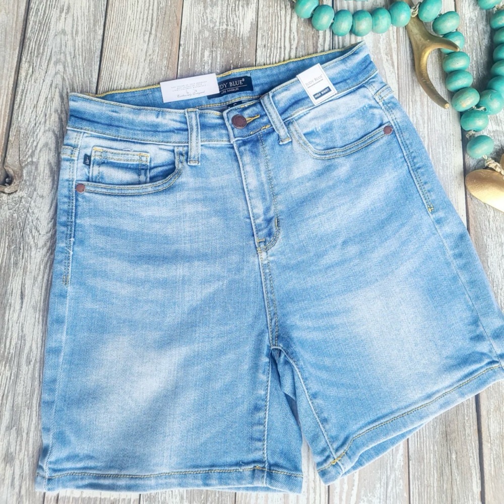 Judy Blue Light Wash Midi Shorts